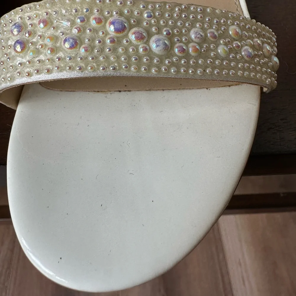 Betsey jonhson Elegant‎ Pearl-Embellished Women’s Heels sandals 7.5